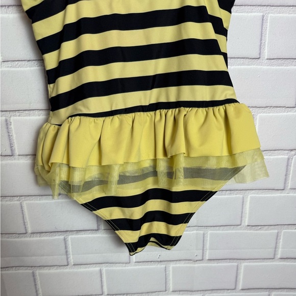 Gymboree
Yellow Girls Bee One Piece Swimsuit - Splish-Splash/girls size 8 - Picture 6 of 10